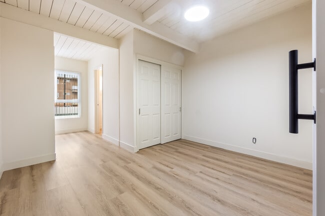 Foto del edificio - Torrance 44