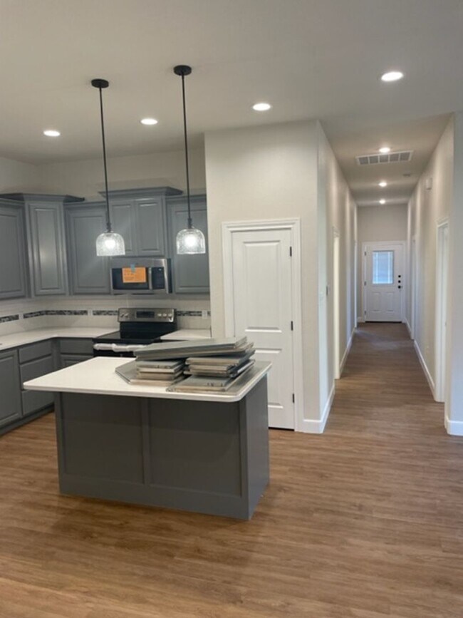 Foto del edificio - 7328 Mountain View Rd