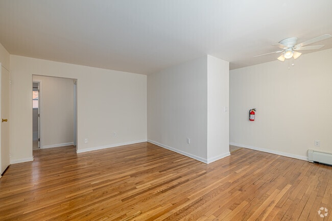 1 dormitorio, 1 baño - 530 pies cuadrados - Sala de estar - Ralson Apartments