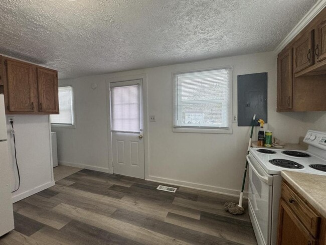 Foto del edificio - 413 Sandlewood Rd