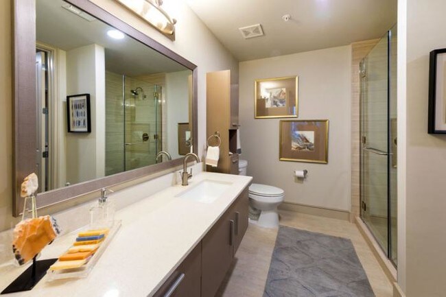 Building Photo - 3 bedroom in Houston TX 77057