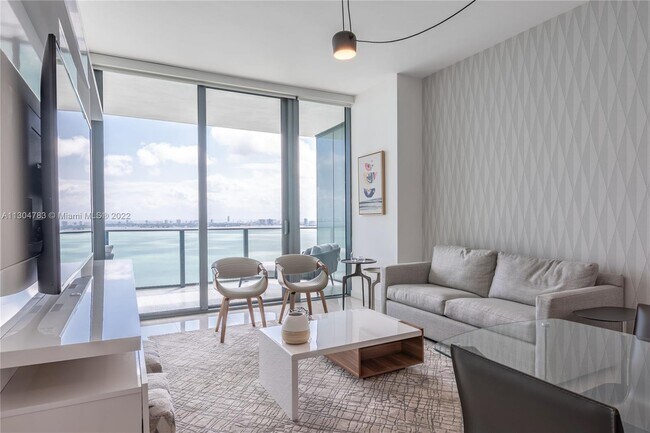 Foto del edificio - 480 NE 31st St