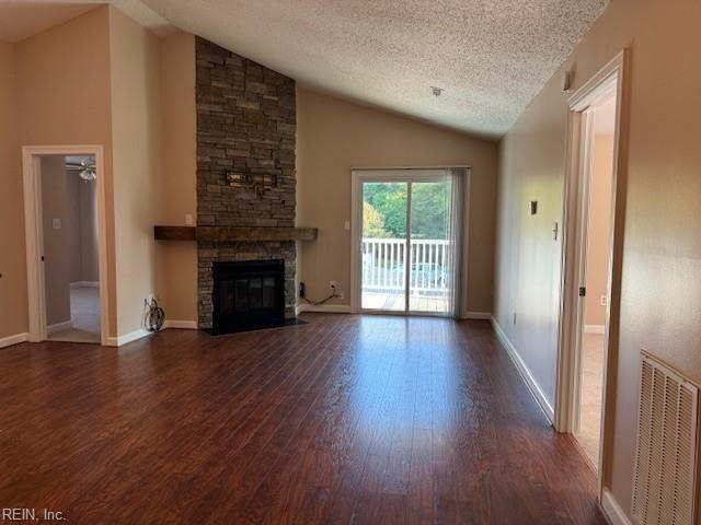 Building Photo - Great Neck Condominium!