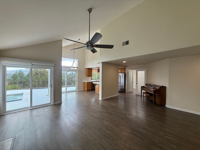 Foto del edificio - Stunning 3BD/2BA Home in Bernardo Heights with Private Pool, Jacuzzi & Terrace