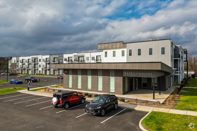 Building Photo - West Commons