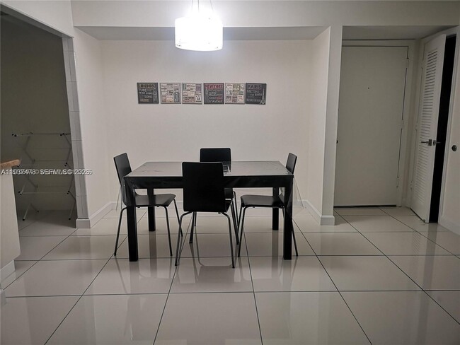 Foto del edificio - 959 SE 2nd Ave