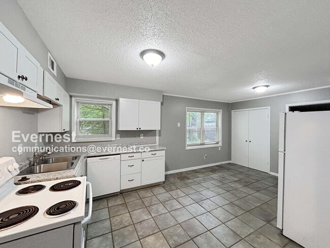 Foto del edificio - 6335 Southbridge Dr