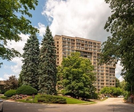 Building Photo - 250 Hammond Pond Pkwy