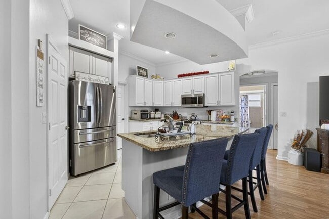 Photo - 146 Fernwood Crescent House