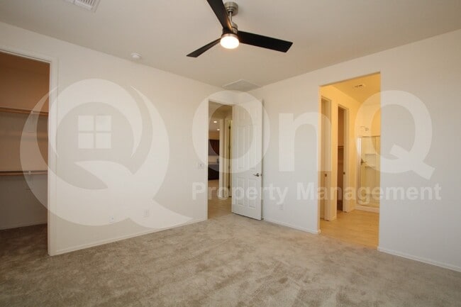 Building Photo - 2068 E Escondido Pl