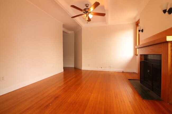 Foto del edificio - 111 Longwood Ave