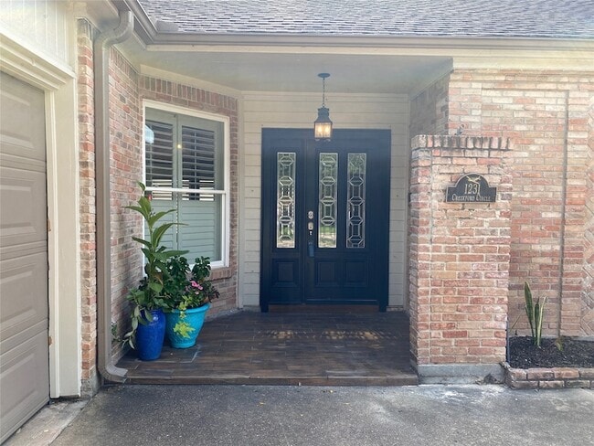 Building Photo - 1231 Creekford Cir