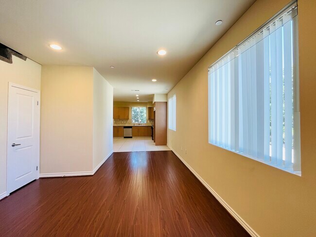 Building Photo - 16023 Vanowen St