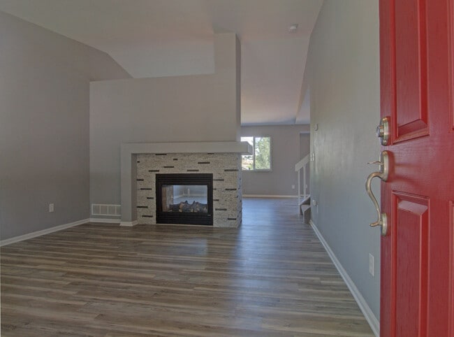 Foto del edificio - Evolve Real Estate: Complete Remodel with ...