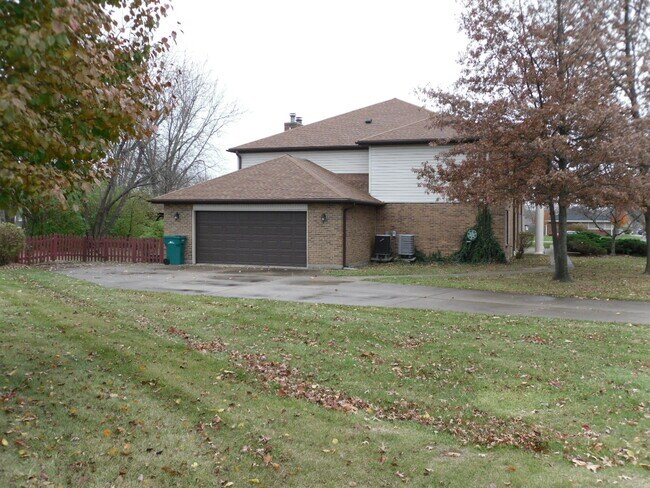 Foto del edificio - 1276 Robbins Run Ct