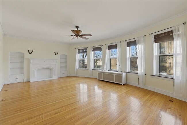 Foto del edificio - 7409 N Claremont Ave