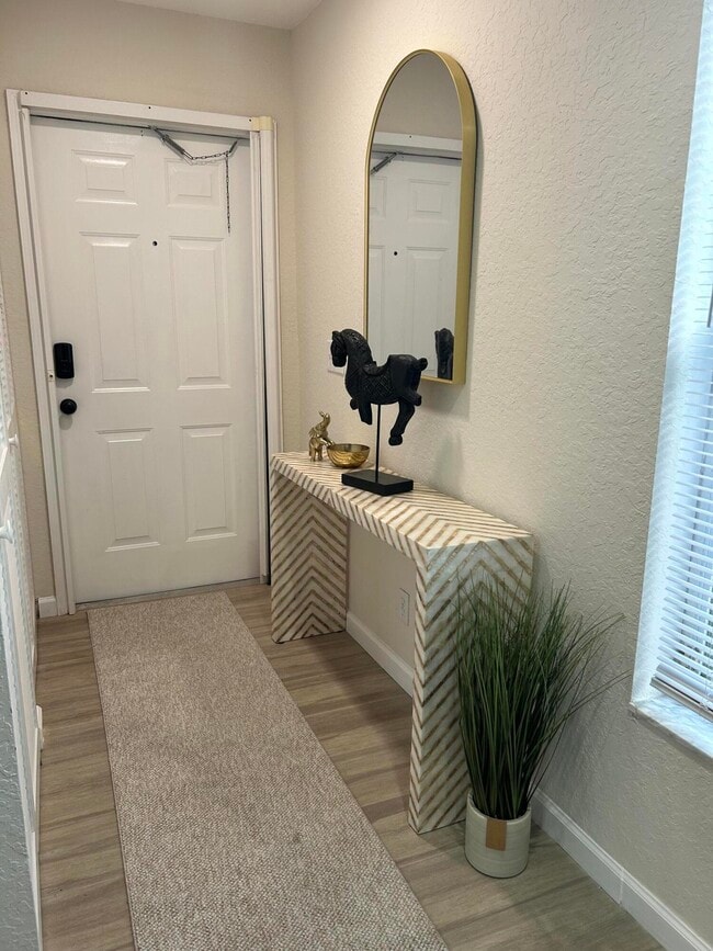 Building Photo - 1136 Staghorn St