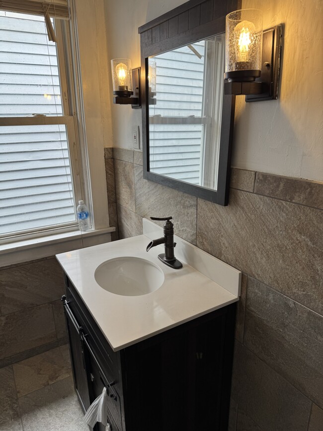 Bathroom #1 - 1413 Beech St