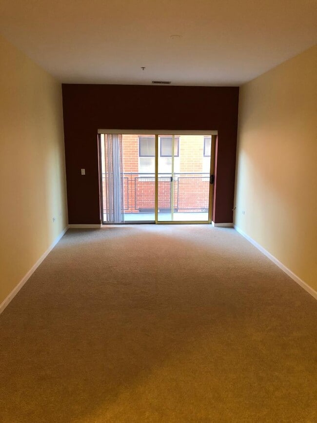 Building Photo - 1236 Chicago Ave