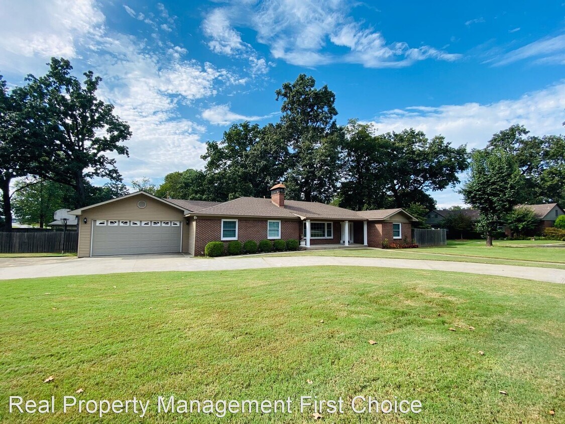 Primary Photo - 3 br, 2 bath House - 1115 N 57th Place
