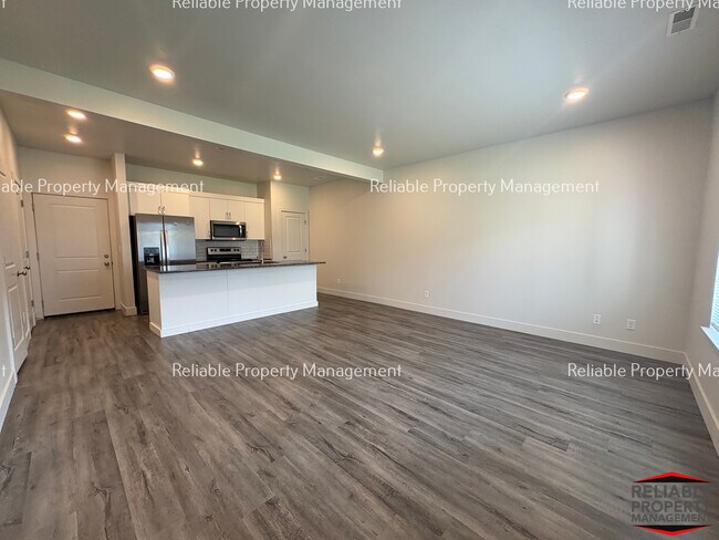 Foto del edificio - 140 S Emery Ln