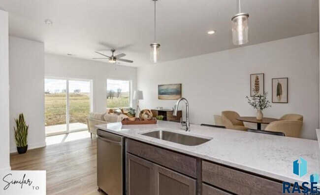 Foto del edificio - 1263 N Marion Rd