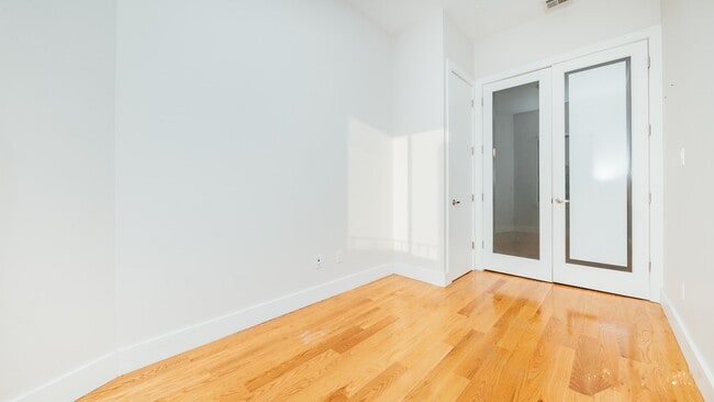 Building Photo - 1141 Greene Ave