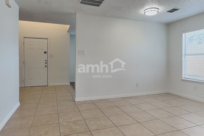 Building Photo - 4405 Statesman Ln