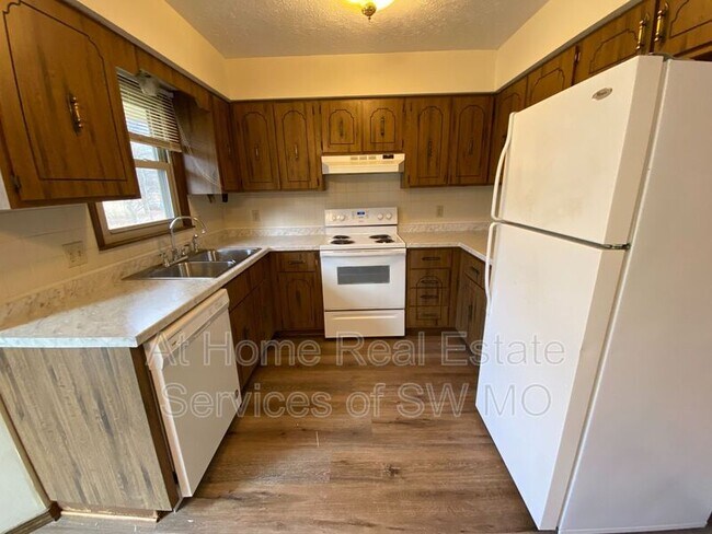 Foto del edificio - 2917 S Market Ave