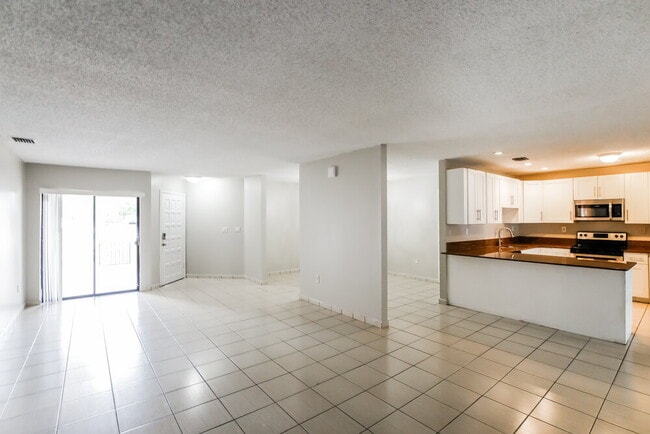 Building Photo - 10724 SW 144th Ct