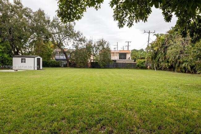 Foto del edificio - 3401 SW 17th St