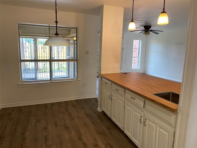 Foto del edificio - 7114 Stone Meadow Cir