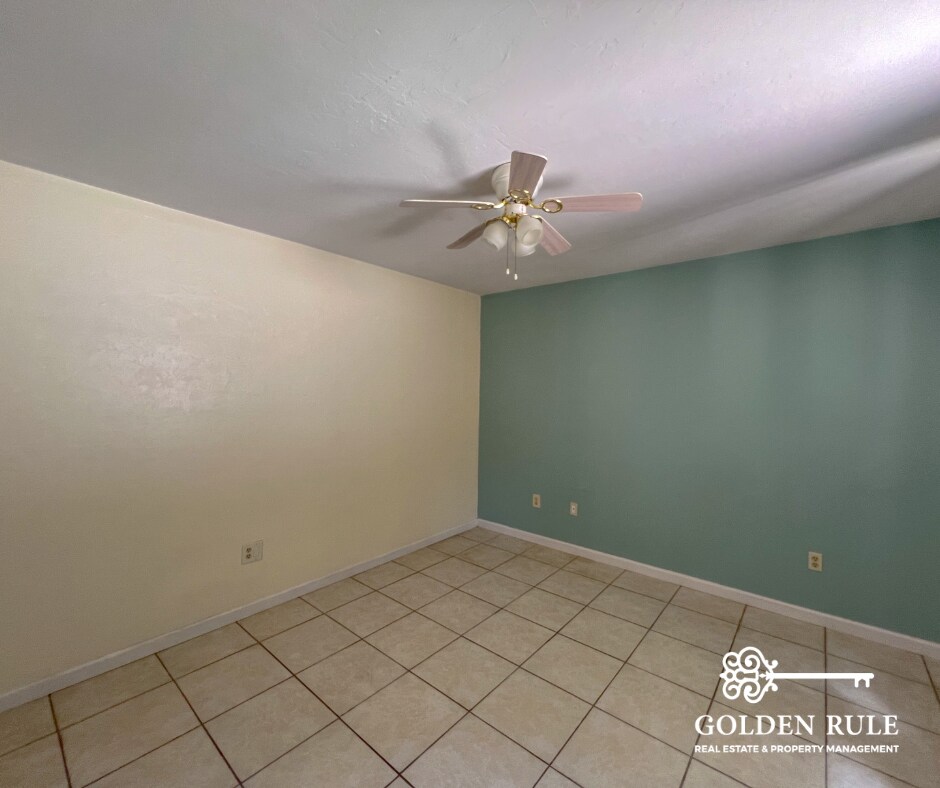 Primary Photo - 403 SW 54th Dr