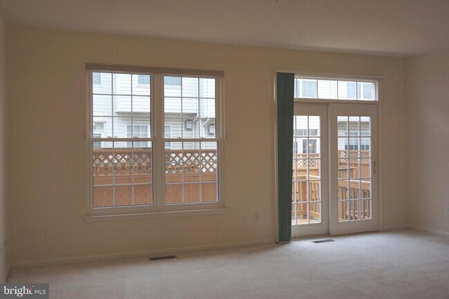 Foto del edificio - Beautiful Townhouse in Washingtonian Center