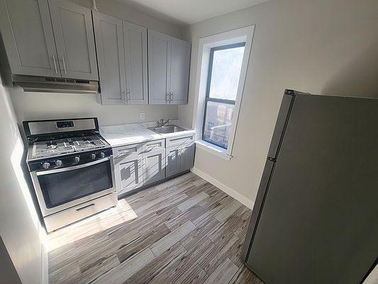 Foto del edificio - 2 bedroom in BRONX NY 10459