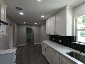 Building Photo - 6622 Cobalt St