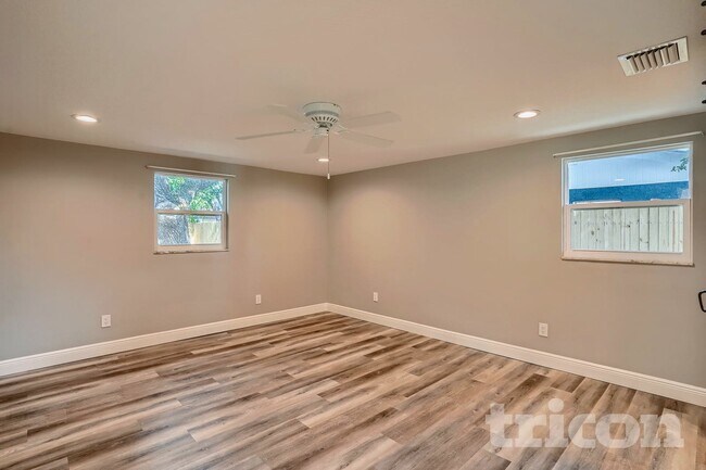 Foto del edificio - 5285 86th Ave