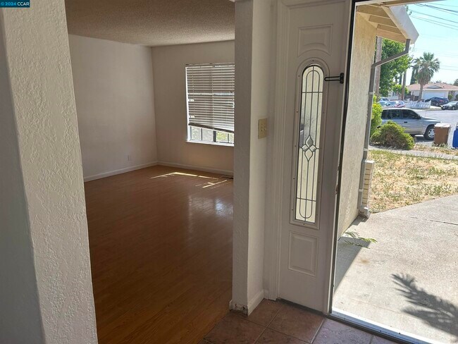Building Photo - 3630 Olympia Cir