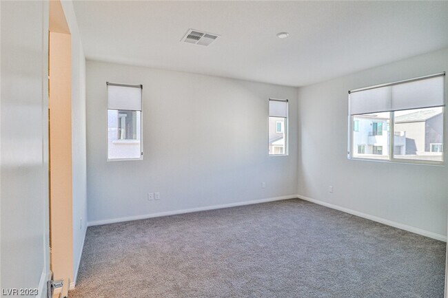 Foto del edificio - 9220 Far Side Ave