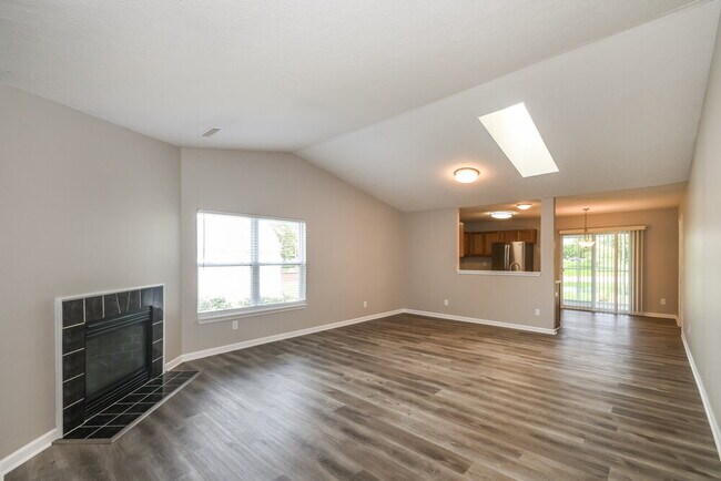 Foto del edificio - 1295 Spring Lake Dr