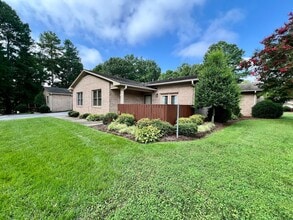 Building Photo - 138 Glenwood Cir
