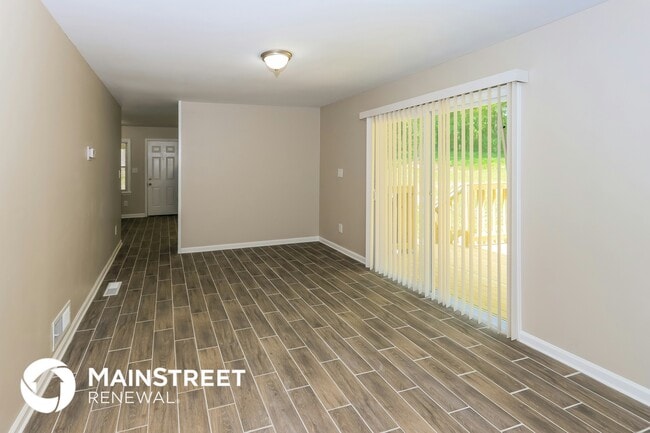 Building Photo - 160 Allenwood Rd