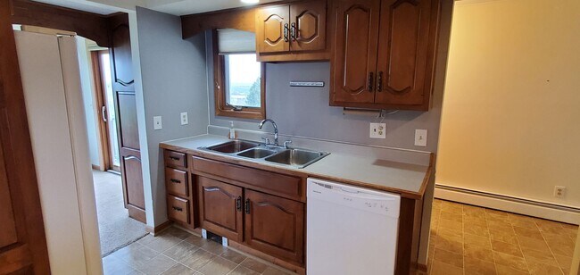 Foto del edificio - LARGE HOME WITH BEAUTIFUL VIEWS OF BOTH GRAND TRAVERSE BAYS