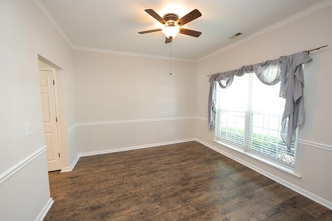 Building Photo - 336 Commons Dr