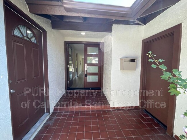 Building Photo - 8182 Royal Gorge Dr