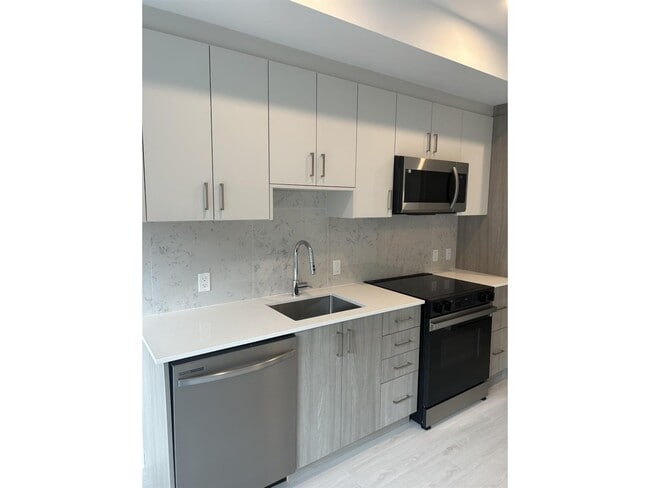 Building Photo - 13858-13108 E20X