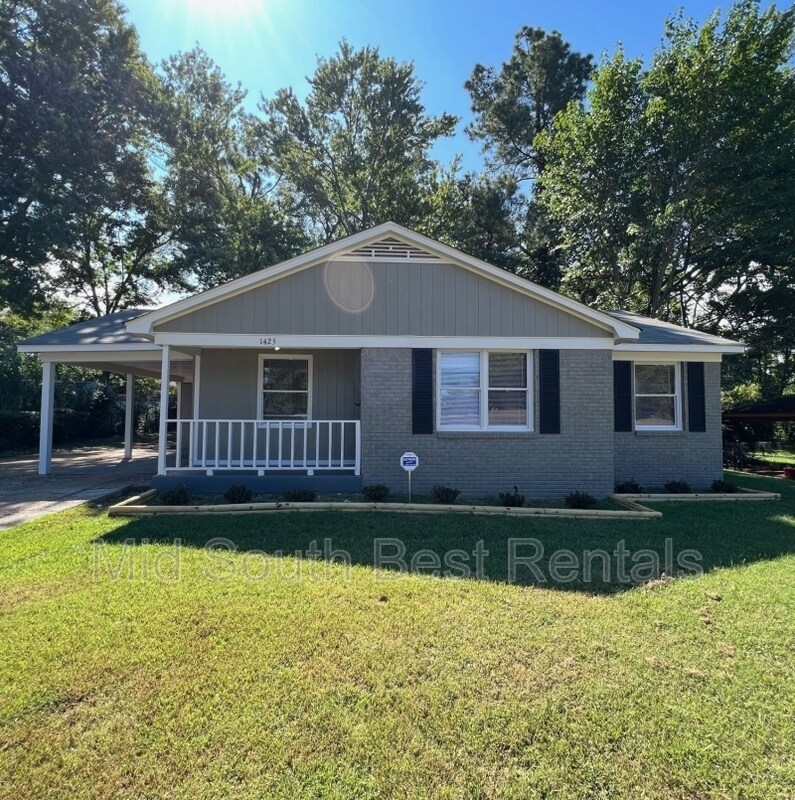Primary Photo - 1425 Rolling Hills Dr