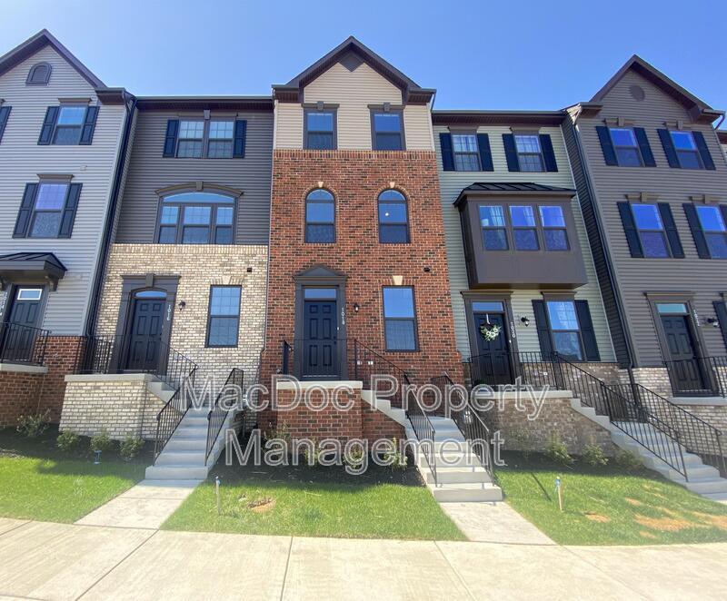 Primary Photo - 1018 Trestle Dr