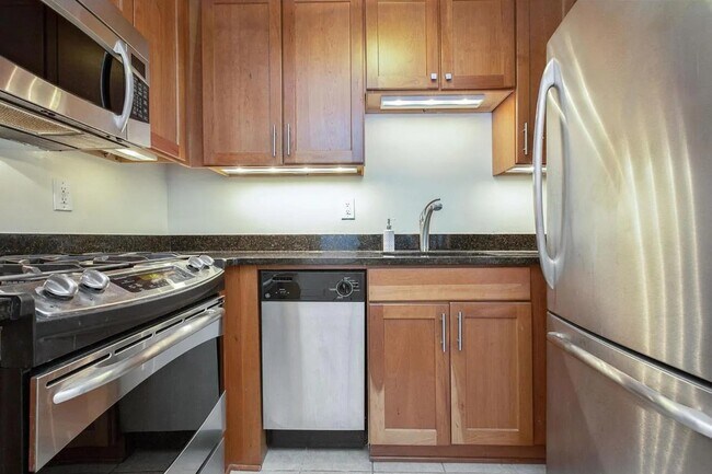 Foto del edificio - 341 Monmouth St