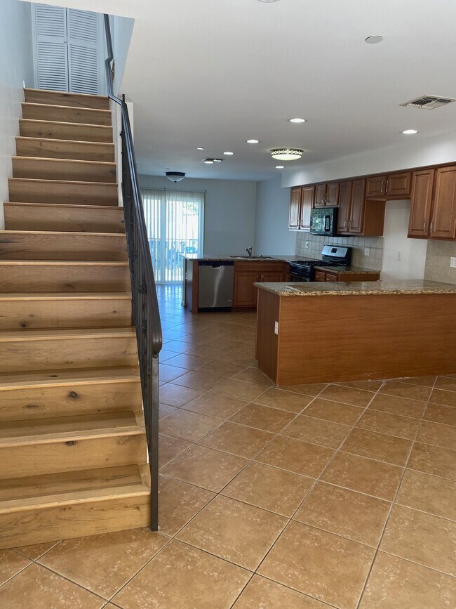 Foto del edificio - 4854 Laurel Canyon Blvd
